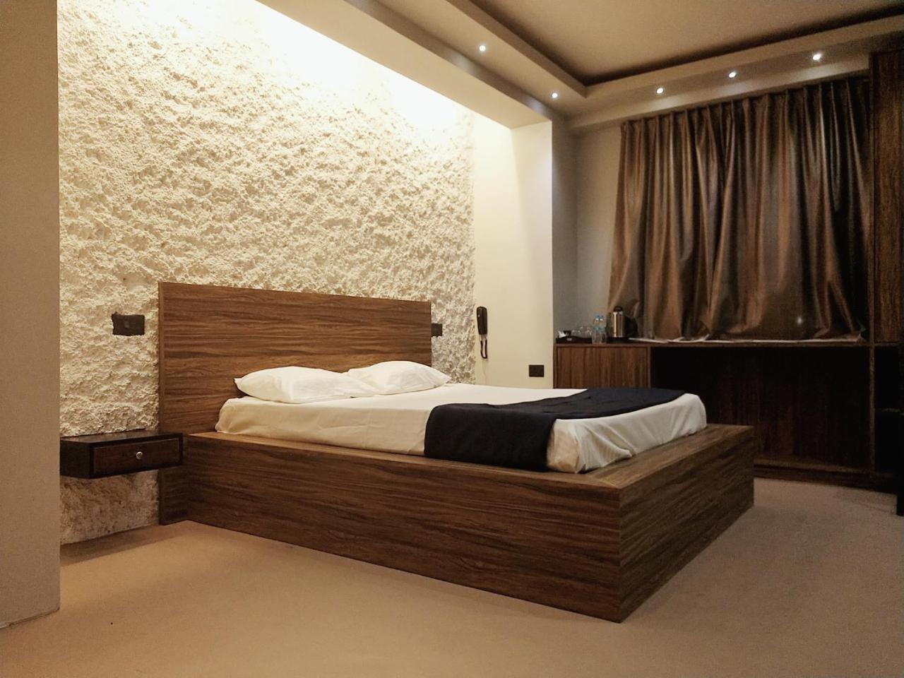 Rockski Boutique Bed & Breakfast シロン エクステリア 写真