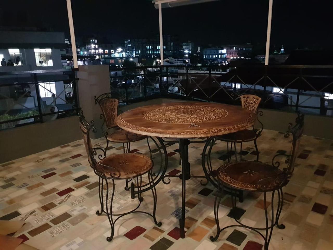 Rockski Boutique Bed & Breakfast シロン エクステリア 写真